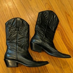 Coconuts By Matisse Gaucho Boot
BLACK
SIZE 9
